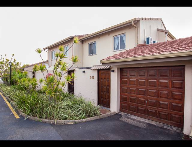 3 BEDROOM TOWNHOUSE FOR SALE IN UMHLANGA CENTRAL